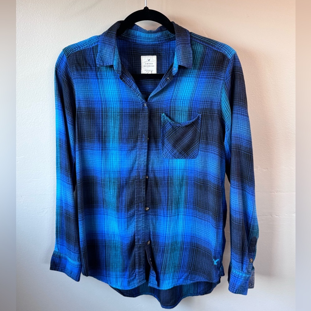 Women’s American Eagle Boyfriend Vintage Flannel Button Down Blue & Black Small